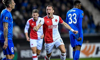 Με... περίπατο στους «16» η Σλάβια!