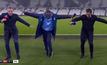 Ο Αντόνιο μαθαίνει τον πανηγυρισμό του στους Κάραγκερ και Νέβιλ on air! (vid)