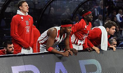 Πέντε «ερυθρόλευκοι» στο ΣΕΦ παρά το ρεπό