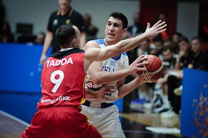 Νίκη και πρωτιά θέλει στη Γερμανία η Εθνική