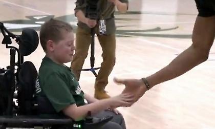 Αντετοκούνμπο: Ένας «ανεμόμυλος» για το χαμόγελο ενός 12χρονου (video)