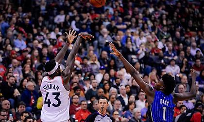 Απών ο Λέοναρντ, έχασαν οι Ράπτορς