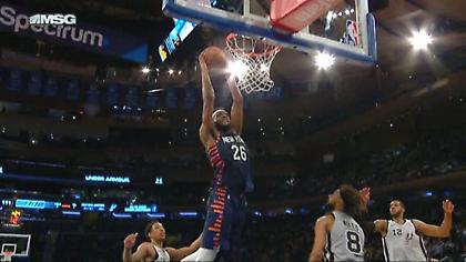 Alley oop μέσω... ταμπλό στην κορυφή του Top 5 (video)