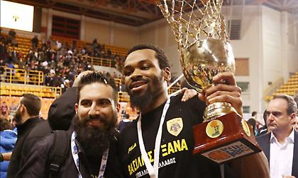 Πάντερ για τις δύο κούπες με ΑΕΚ: «Δεν μπορείς να το καταλάβεις αν δεν το ζήσεις»