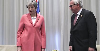 Κρίσιμες επαφές Μέι με Ευρωπαίους εν μέσω σεναρίων για αναβολή του Brexit