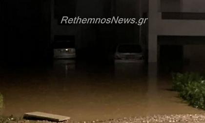 Κακοκαιρία «Ωκεανίς»: Εκκενώνεται ο Πλατανιάς Ρεθύμνου