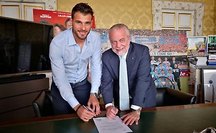 Αγόρασε τον Καρνέζη η Νάπολι