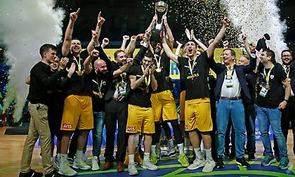 Λάβαρο στο ΟΑΚΑ για το Διηπειρωτικό της ΑΕΚ (pic)