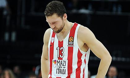 Ζέρβας: «Ο Ολυμπιακός ψάχνει για παίκτη»