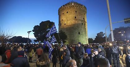 Προβάδισμα 6,5 μονάδων για ΝΔ, η πλειοψηφία αρνείται το «Βόρεια Μακεδονία»