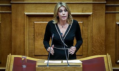 Καραμανλή σε Βασιλειάδη: «Ο νόμος σας είναι προπέτασμα καπνού για να γίνουν ρουσφέτια»!