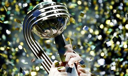 KAE AEK: «Ελάτε να φωτογραφηθείτε με το Παγκόσμιο Τρόπαιο»