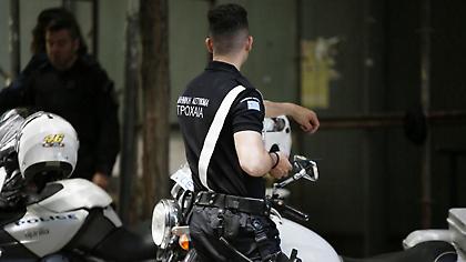 Πυροβολισμοί σε ληστεία σε κατάστημα κινητής τηλεφωνίας