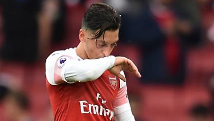 Χίλιερ: «Δεν σκέφτεται την έξοδο από την Άρσεναλ ο Εζίλ»!