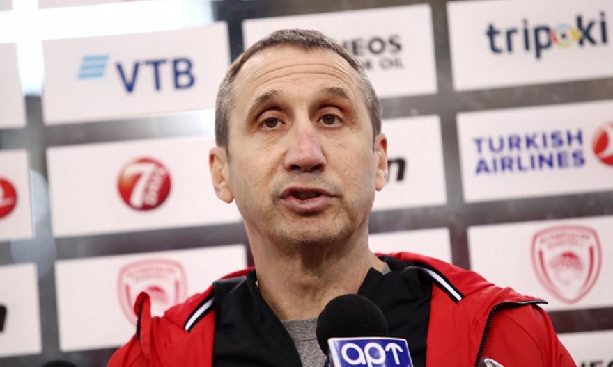 Μπλατ: «Πρέπει να νικήσουμε, επικίνδυνη και άθλια η συμπεριφορά των εθνικών»