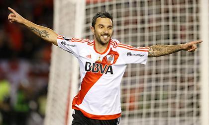 Παρουσίασε τη νέα φανέλα της Ρίβερ ο Σκόκο! (pic)