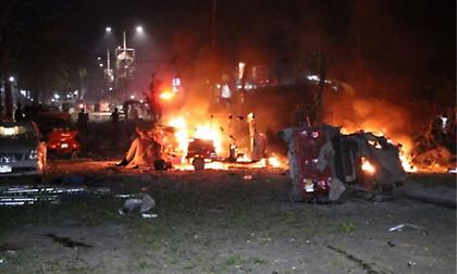 Σομαλία: 25 νεκροί από έκρηξη στο εμπορικό κέντρο της Μογκαντίσου