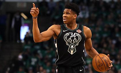 Κλειδώνουν τα play-offs οι Μπακς