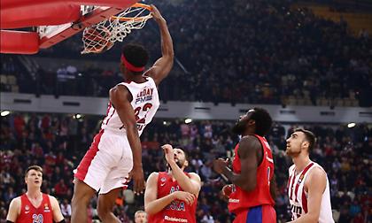 Όμορφη ασίστ του Σπανούλη και κάρφωμα του ΛεΝτέι! (video)