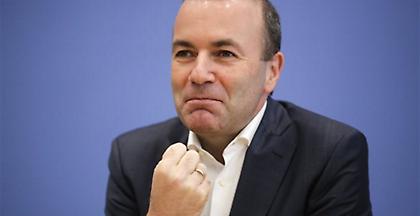 Βέμπερ: Η Αθήνα χρησιμοποιεί το Brexit για να αρνηθεί ψήφο σε 70.000 Έλληνες