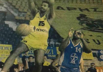 Ο Άρης είδε μόνος το… φως μετά τη διακοπή