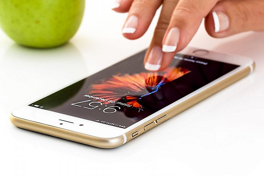 Iphone που «διπλώνει» - Έρχεται το κινητό που θα ενθουσιάσει όλους τους χρήστες
