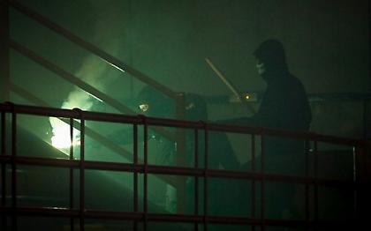 Στο έλεος των χούλιγκανς: Τα βίντεο και οι φωτογραφίες από τα επεισόδια σε 3 περιοχές