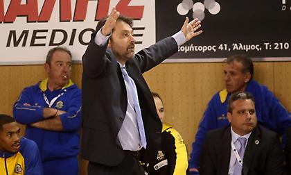 Σερέλης: «Ντροπιαστική εμφάνιση»