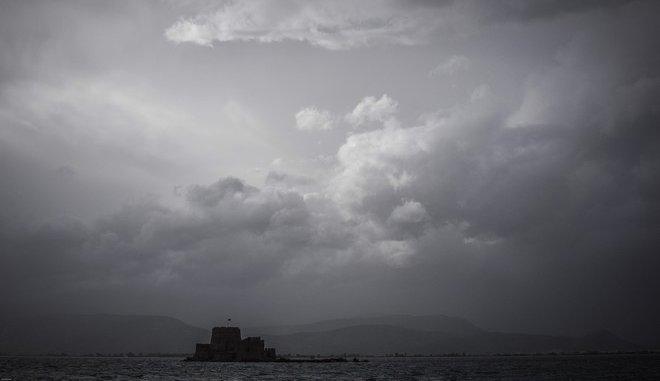 Πτώση της θερμοκρασίας σήμερα - Σε ποιες περιοχές θα βρέξει