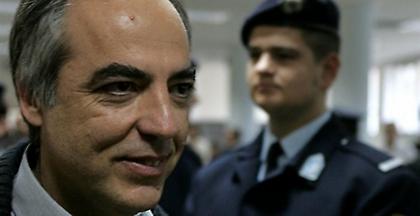 FT για Κουφοντίνα: Οι βόλτες του εκτελεστή ξυπνούν φόβους για τρομοκρατία