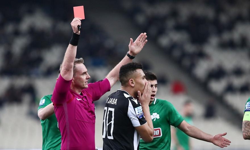 Πήγε με τις τάπες στον Κολοβέτσιο και αποβλήθηκε ο Ζαμπά (video)