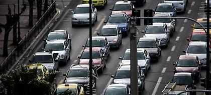 Χάος στην Αττική Οδό: Μποτιλιάρισμα μετά από καραμπόλα 4 αυτοκινήτων