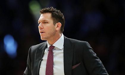 Απολύεται ο Γουόλτον από τους Λέικερς