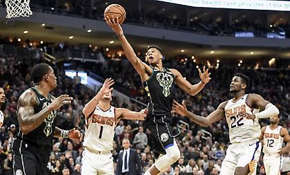 Ήττα-σοκ για τους Μπακς στο Φοίνιξ