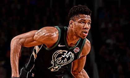 Το νέο double-double του Γιάννη (video)