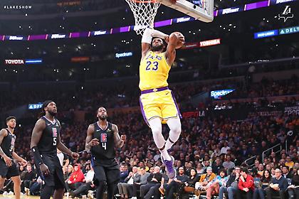 Οι Κλίπερς έσπρωξαν τους Λέικερς πιο μακριά από τα play offs