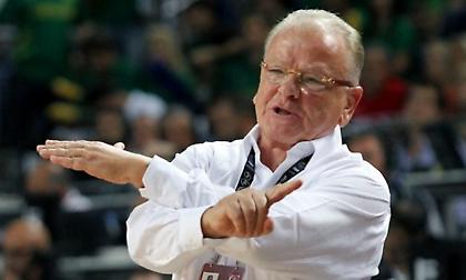 «Δε χρειαζόταν να περιμένουμε 30 χρόνια για να δούμε την εθνική να παίζει μπροστά στον κόσμο της»