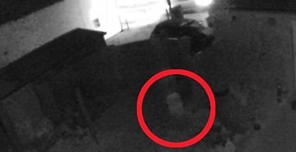 Βρετανία: Φάντασμα «συνελήφθη» από κάμερα ασφαλείας; (VIDEO)