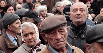 Στοιχεία σοκ για το Δημογραφικό: Η Ελλάς ποτέ δεν πεθαίνει, αλλά γερνάει