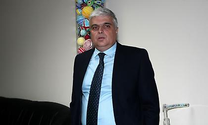 Μ. Παπαδόπουλος: «Αν δεν κατέβουν, θα βάλω τη γάτα μου να κλαίει. Εμείς θέλουμε… Κινέζους διαιτητές»