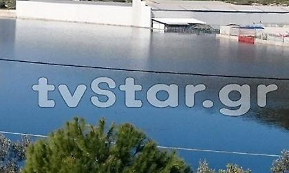 Σε κατάσταση έκτακτης ανάγκης η Χαλκίδα - Κάτοικοι εγκαταλείπουν σπίτια