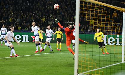 Οι φοβερές αποκρούσεις του Γιορίς που κράτησαν όρθια την Τότεναμ στο α’ μέρος (video)