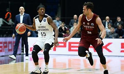 «Ισοπέδωσε» Βενέτσια και Μπράμο η Νίζνι, προβάδισμα για Βίρτους