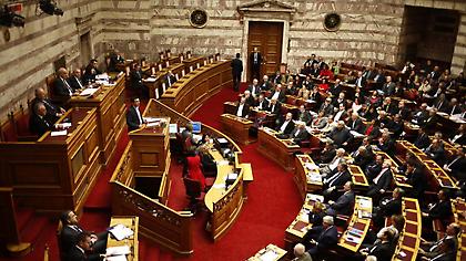 Αντιδράσεις από βουλευτές ΣΥΡΙΖΑ για το «σπάσιμο» των δήμων