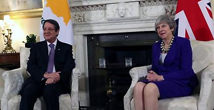 Συνάντηση Αναστασιάδη-Μέι: Δεν ενδιαφέρεται για ρόλο εγγυητή το Λονδίνο