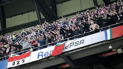 Οι οπαδοί του Άγιαξ τραγουδούν «Always Look On The Bright Side Of Life» στο «Μπερναμπέου» (video)