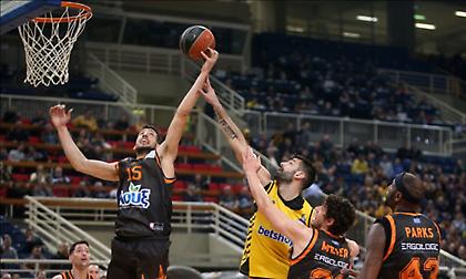 Σαλούστρος: «Πήραμε αβαντάζ, αλλά έχουμε και δεύτερο ημίχρονο»