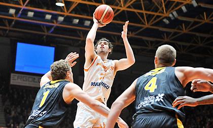 Έτσι «καθάρισε» την Τενερίφη ο Προμηθέας (video)