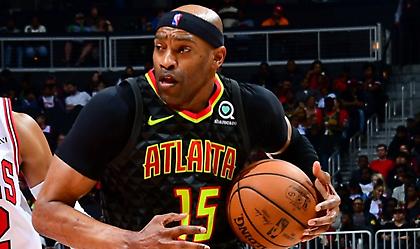 Θέλει να συνεχίσει ο 42χρονος Βινς Κάρτερ!