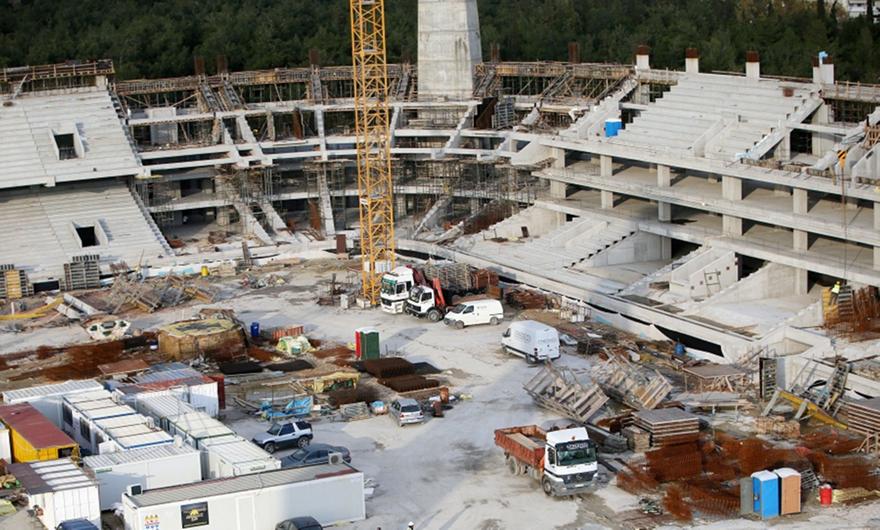 Ο δρόμος από τη φυσούνα προς τον αγωνιστικό χώρο της «Αγια-Σοφιάς» (video)